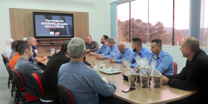 Entrega da Embaladora 1000 fabricada pela Usinox para a Agrosul Foods Entrega da Embaladora 1000 fabricada pela Usinox para a Agrosul Foods
