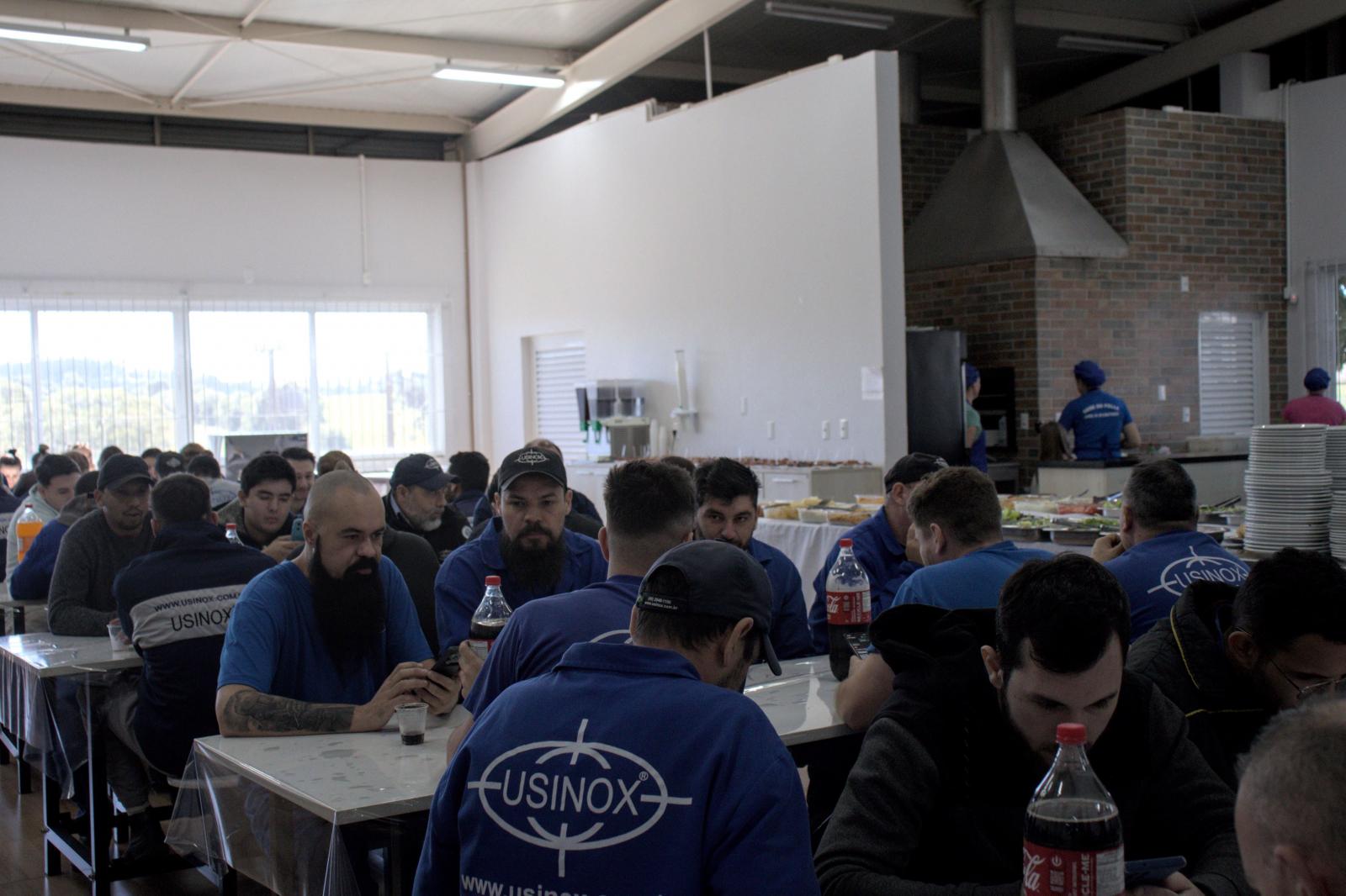 Uma Homenagem aos Trabalhadores da Usinox Uma Homenagem aos Trabalhadores da Usinox